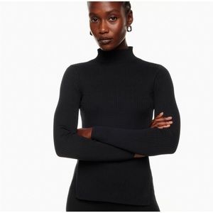 Aritzia Babaton
Sculpt Knit Tie-Back Longsleeve - Black Size Small